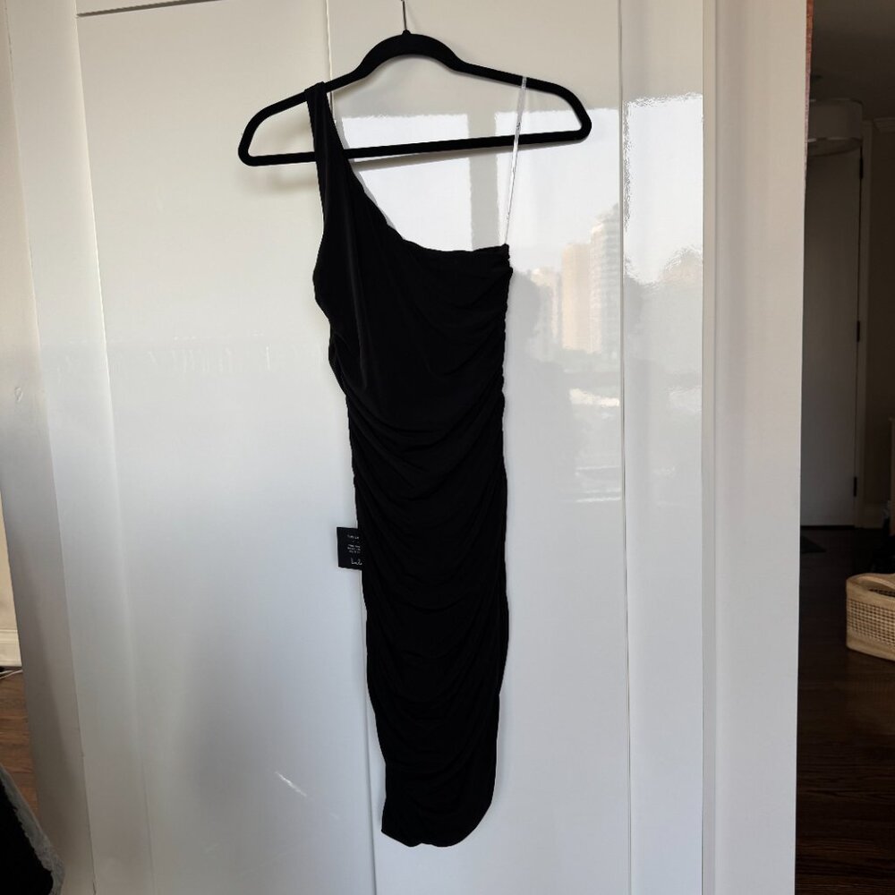Lulu's BodyCon Stretchy One Shoulder Black Midi